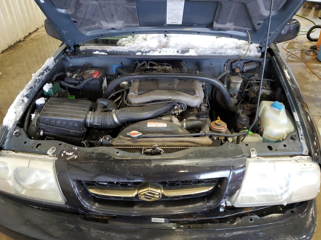 2000 Suzuki Grand Vitara - Image 12