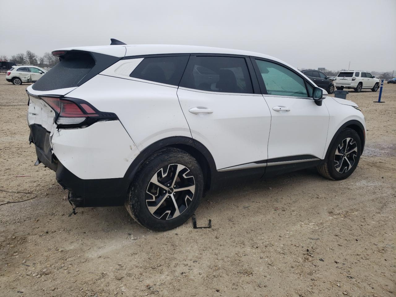 2023 Kia Sportage - Image 3