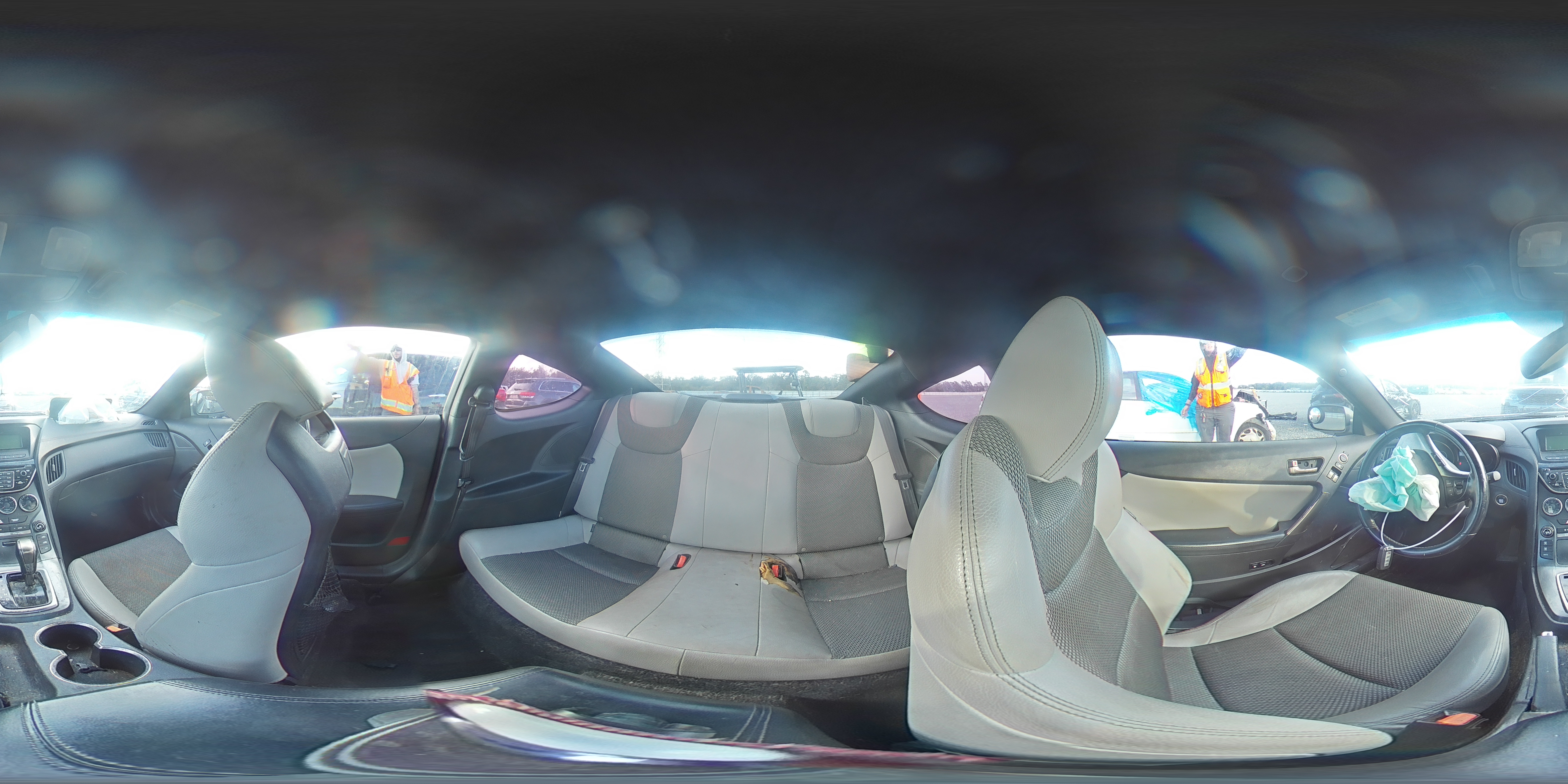 2015 Hyundai Genesis - Image 13
