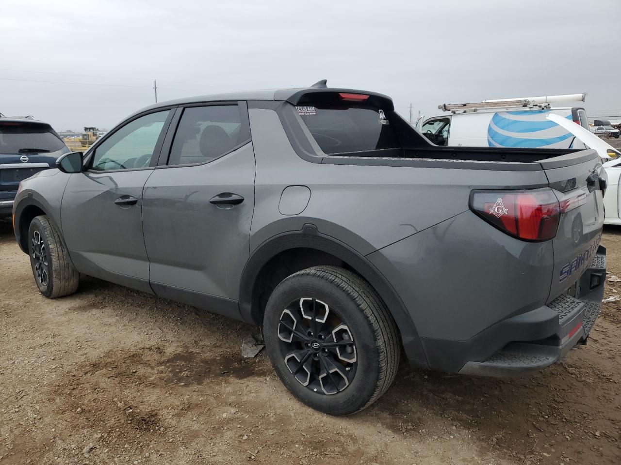 2023 Hyundai Santa Cruz - Image 2