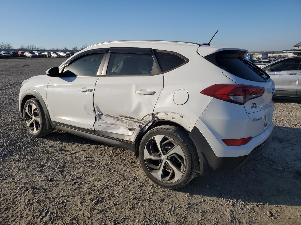 2016 Hyundai Tucson - Image 2