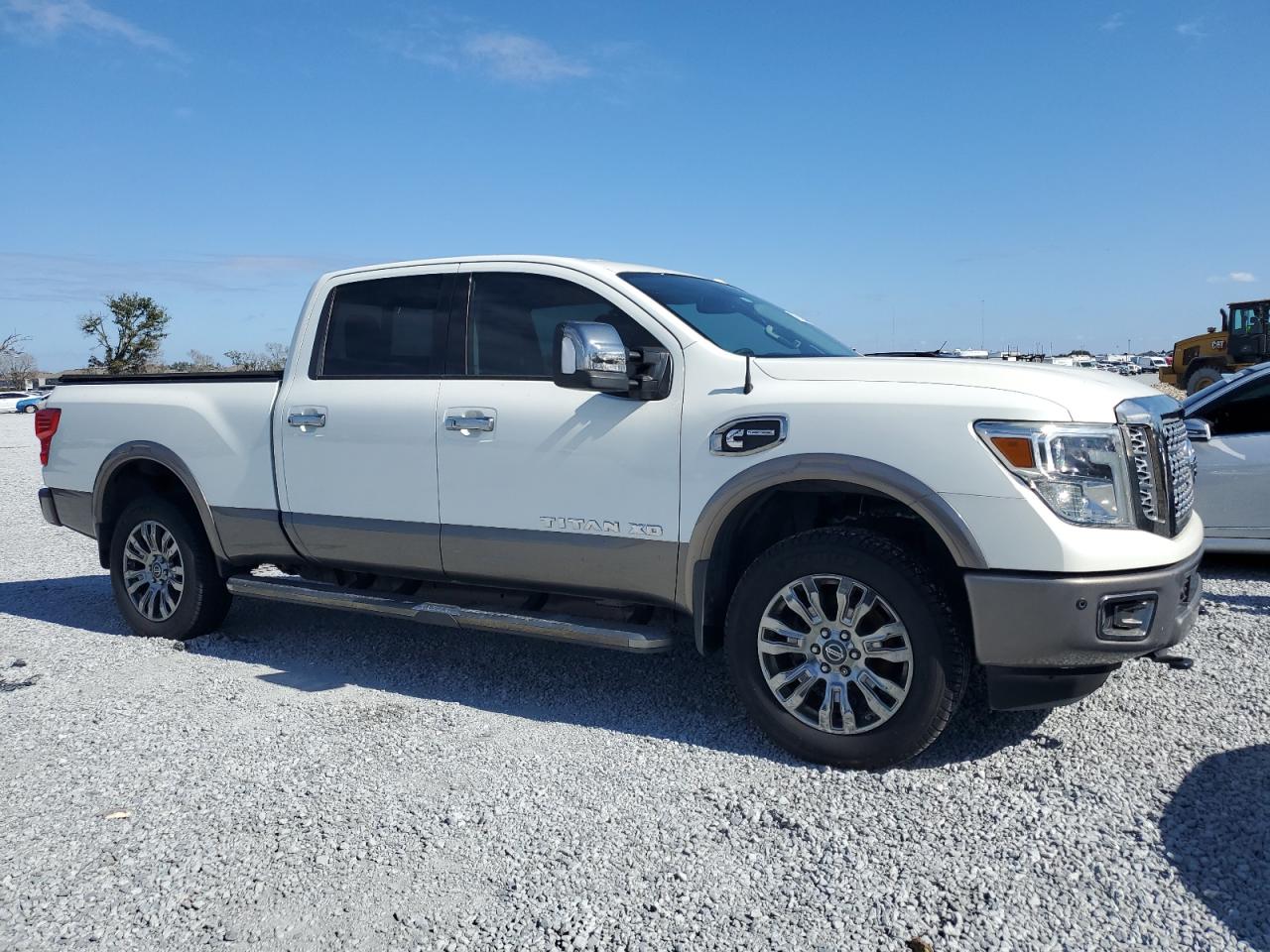 2018 Nissan Titan - Image 4