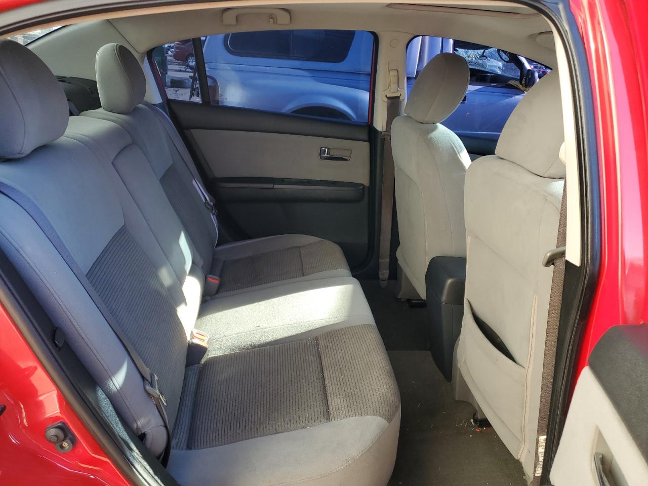 2012 Nissan Sentra - Image 10