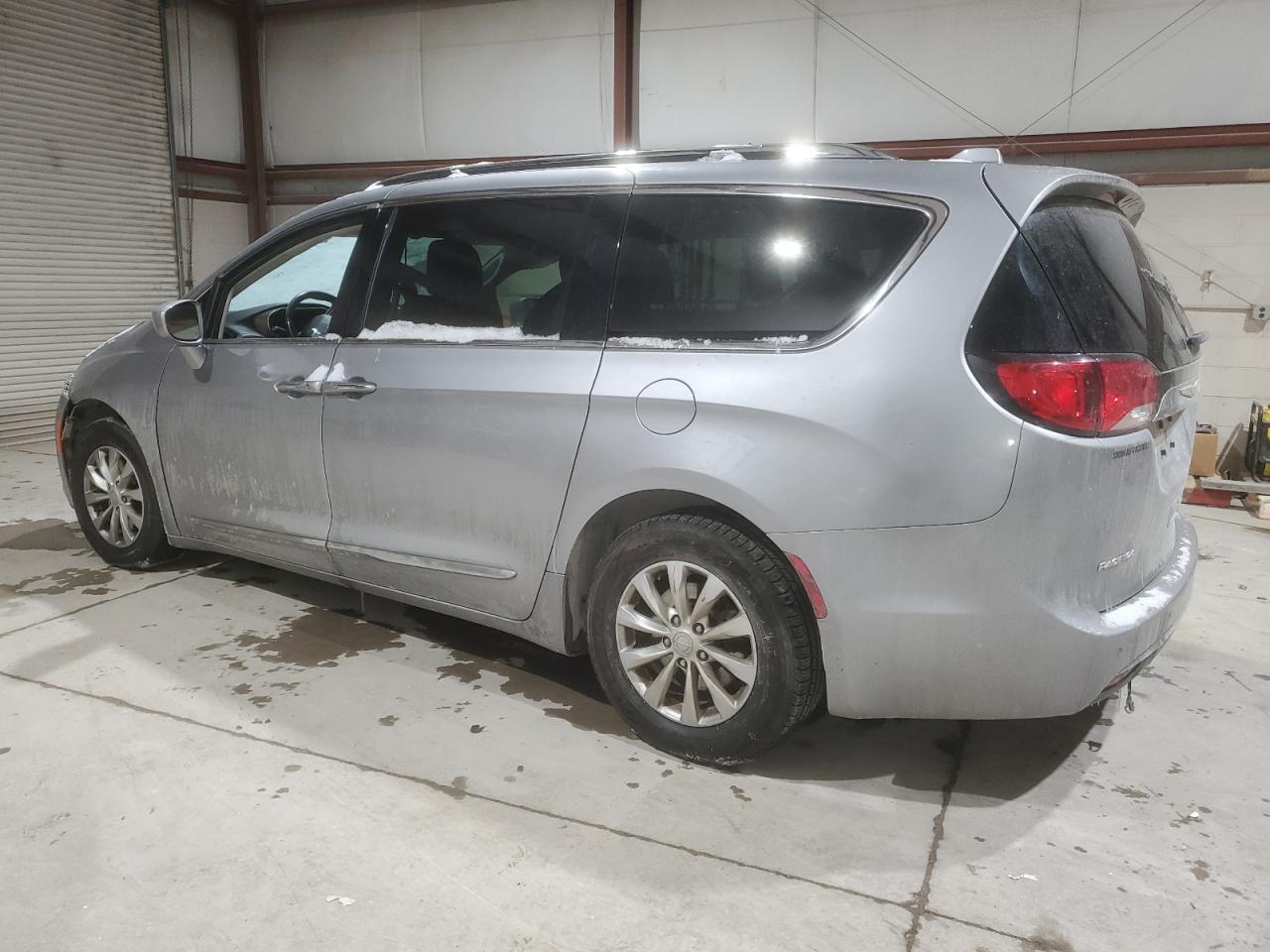 2019 Chrysler Pacifica - Image 2