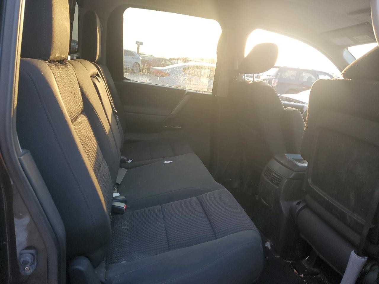 2012 Nissan Titan - Image 11