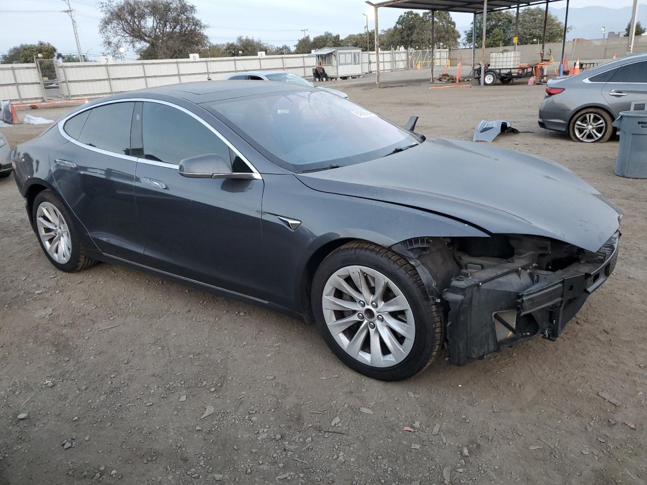 VIN 5YJSA1E19GF175338 2016 TESLA MODEL S no.4