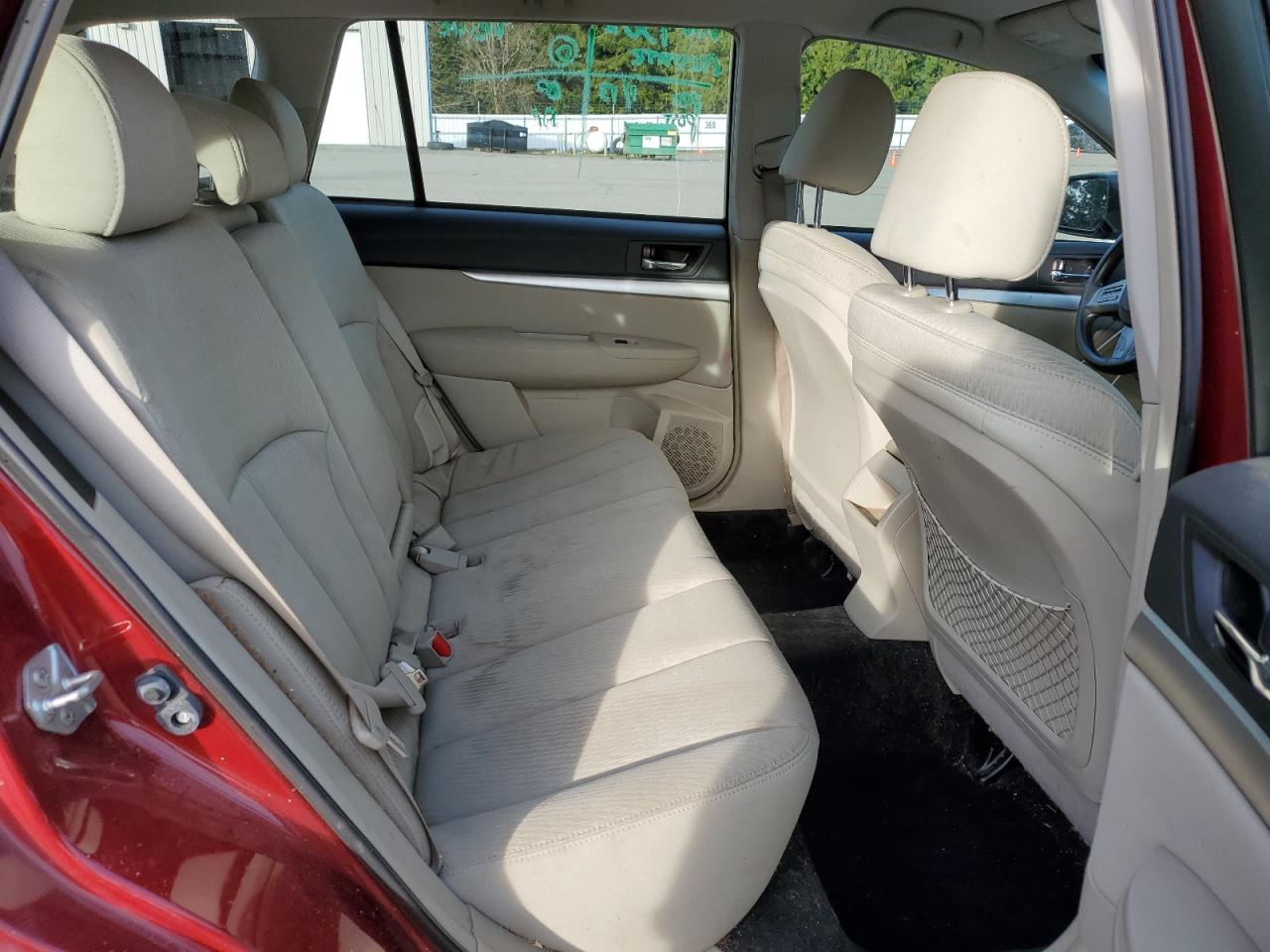 2011 Subaru Outback - Image 11