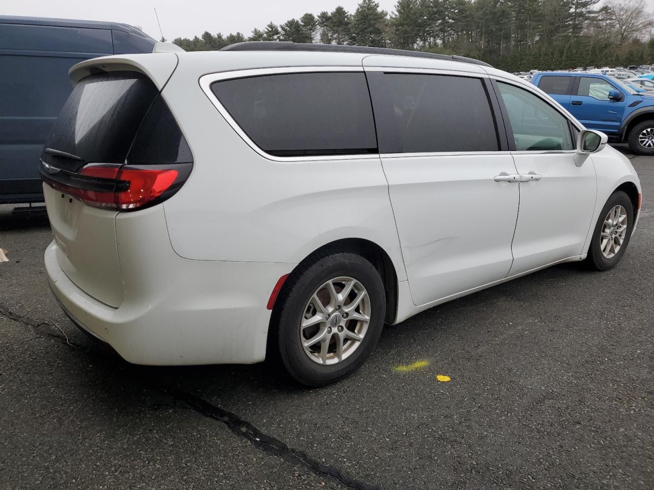 2022 Chrysler Pacifica - Image 3
