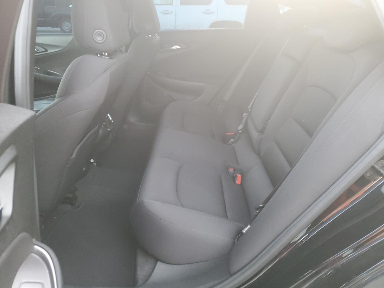 2022 Chevrolet Malibu - Image 11
