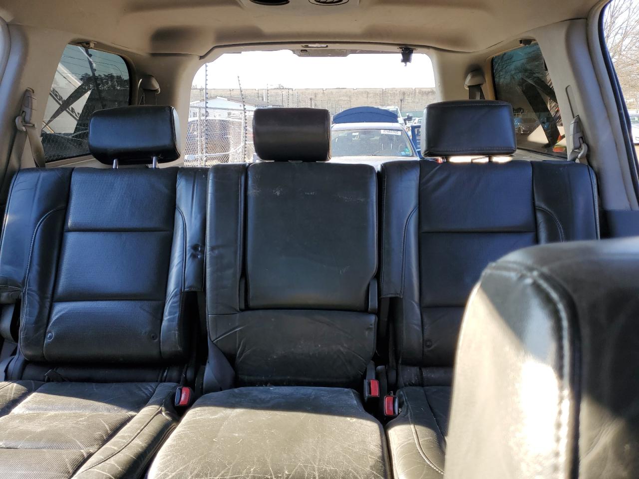 2005 Nissan Armada - Image 10