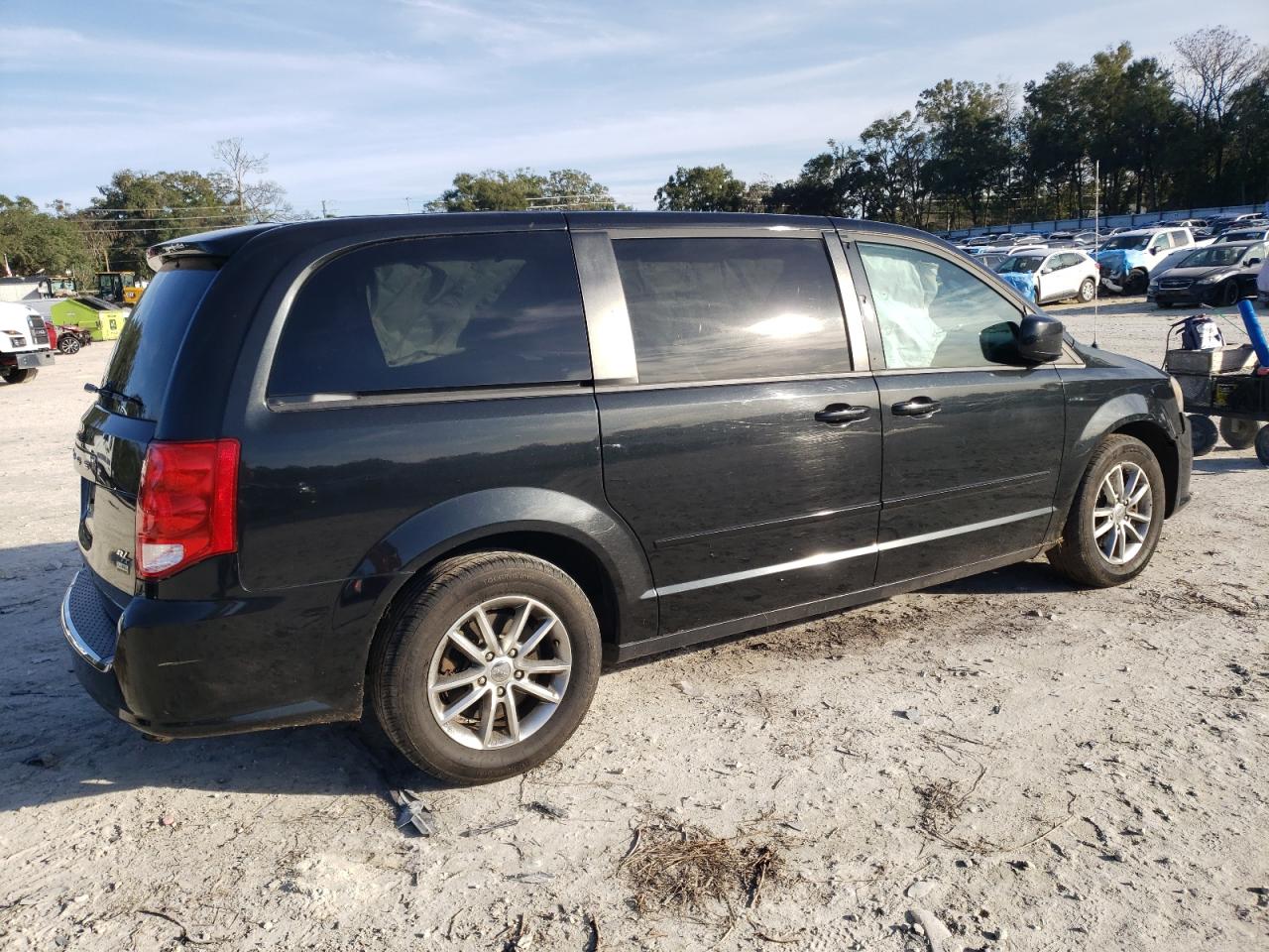 2014 Dodge Caravan - Image 3