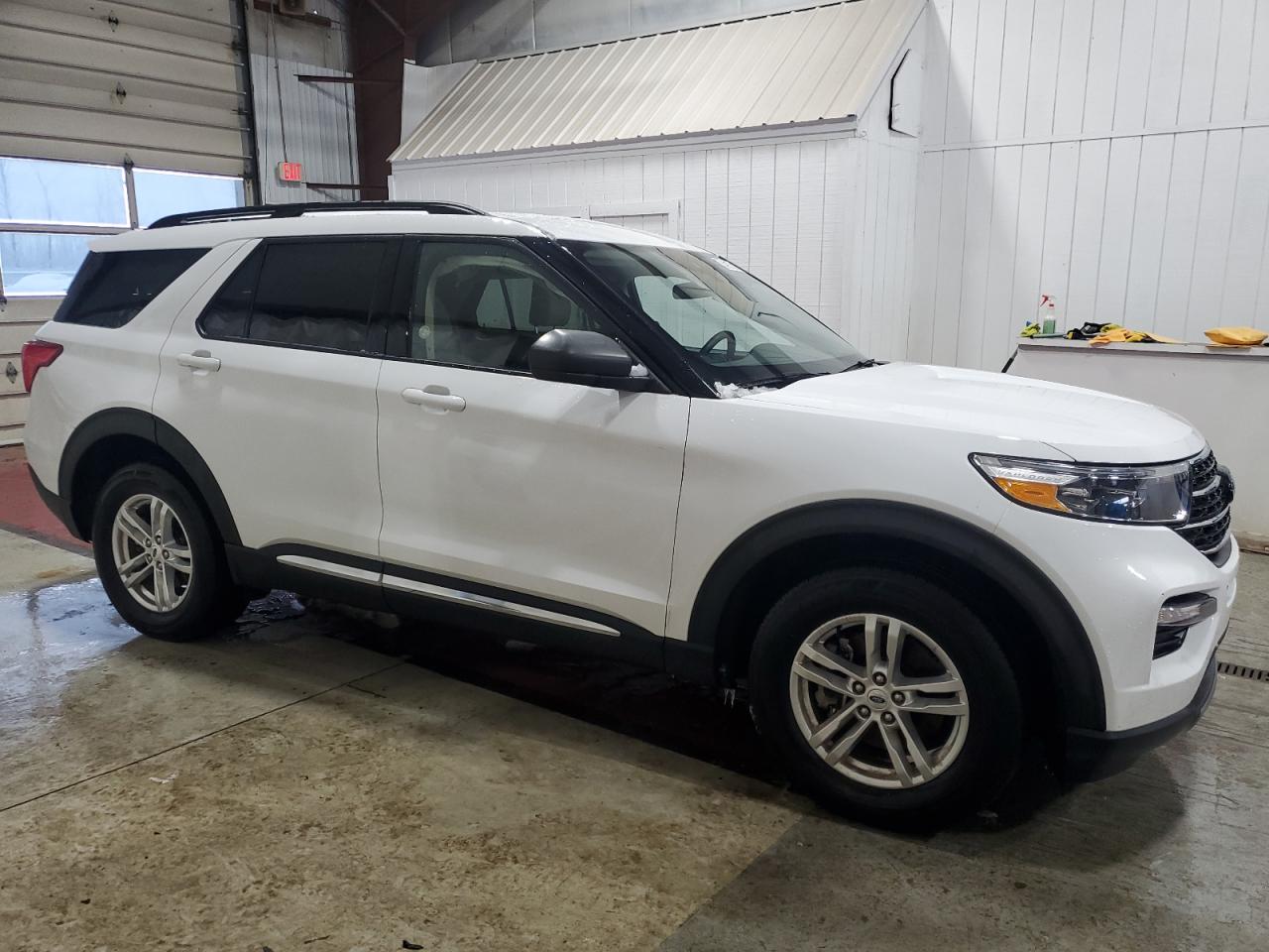 2023 Ford Explorer - Image 4