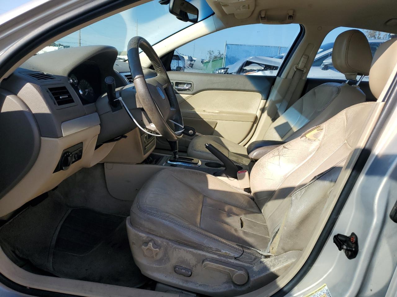 2009 Mercury Milan - Image 7