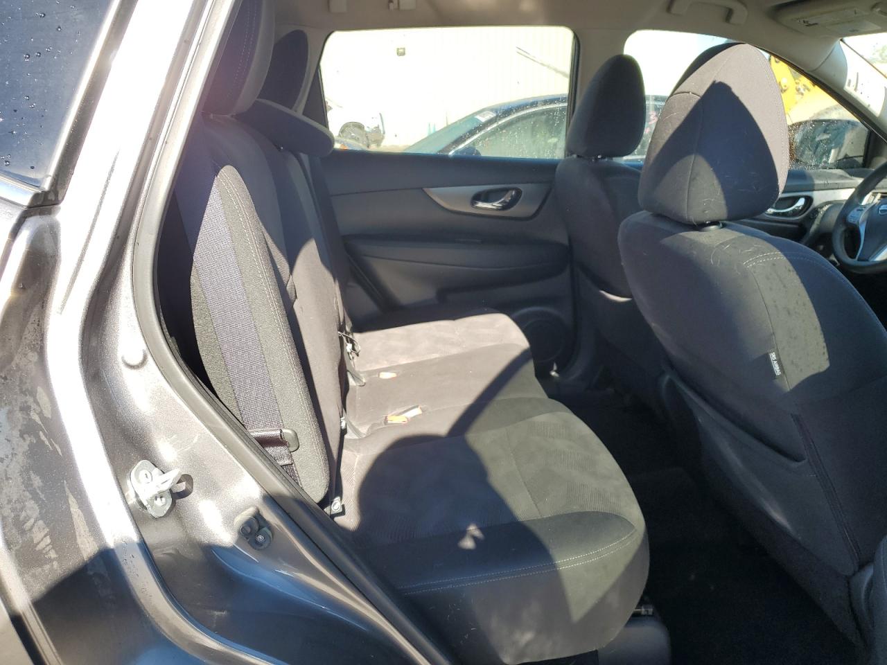 2016 Nissan Rogue - Image 11