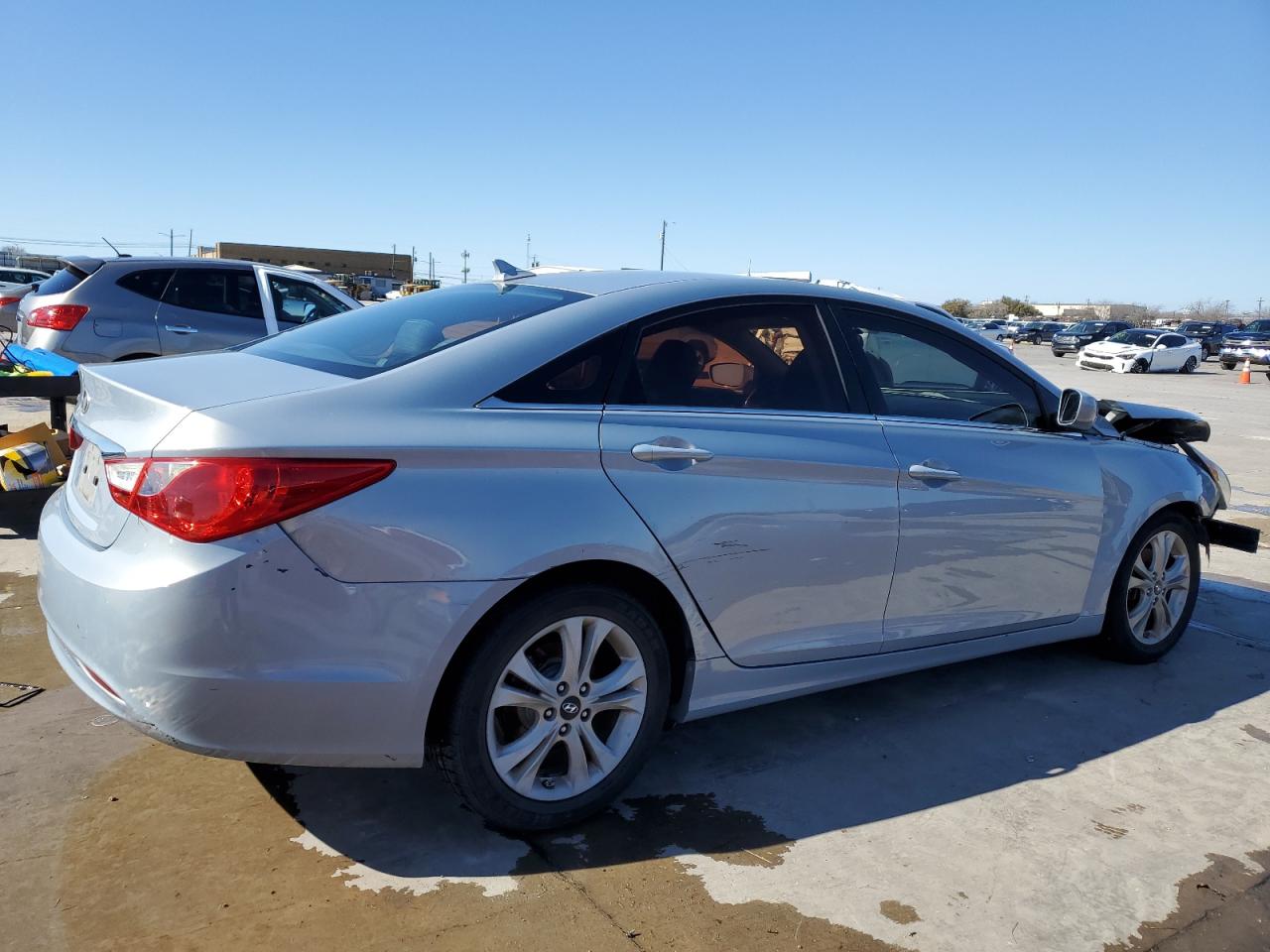 2011 Hyundai Sonata - Image 3