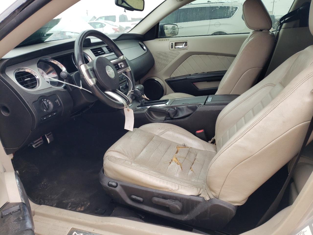 2010 Ford Mustang - Image 7