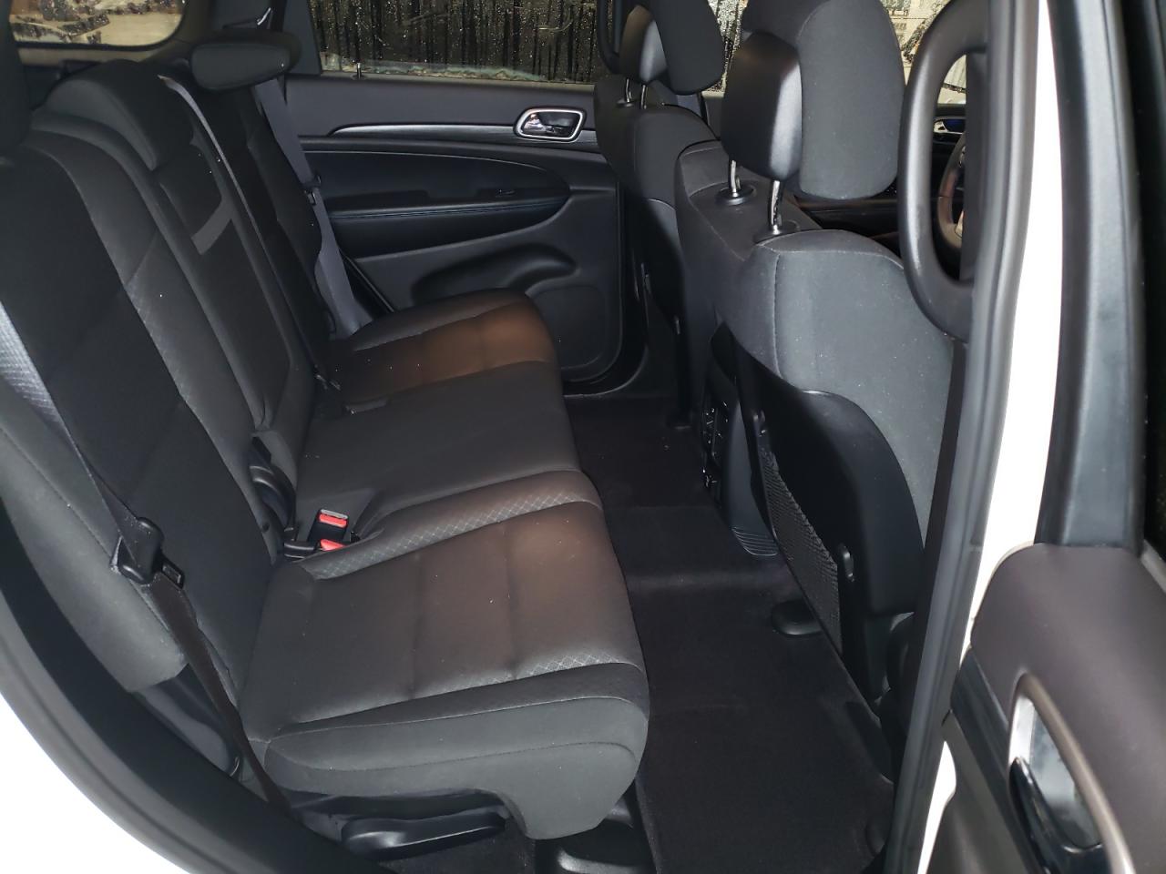 2019 Jeep Grand Cherokee - Image 11