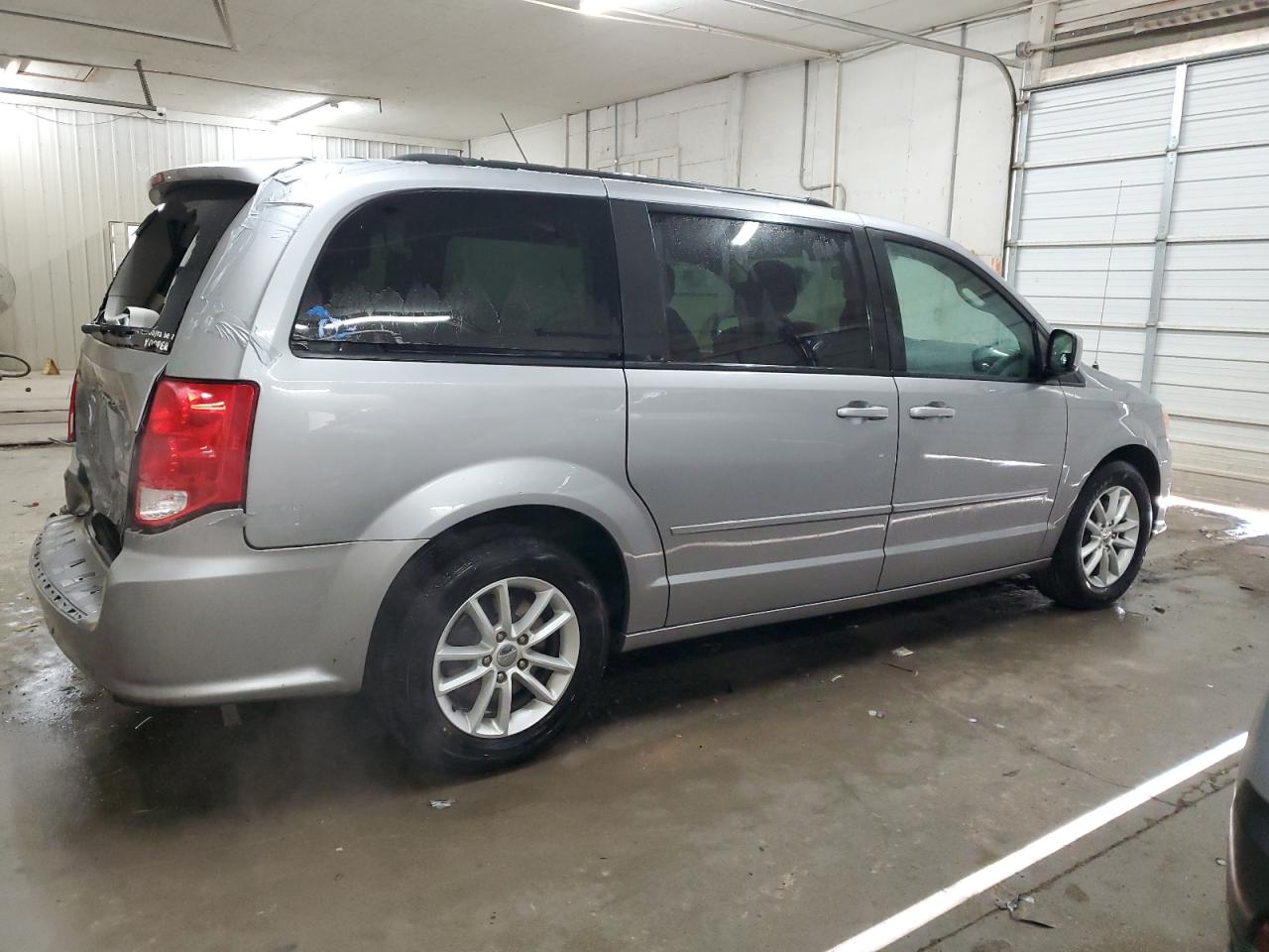 2016 Dodge Caravan - Image 3