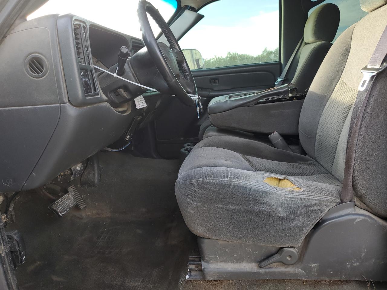 2005 Chevrolet Silverado - Image 7