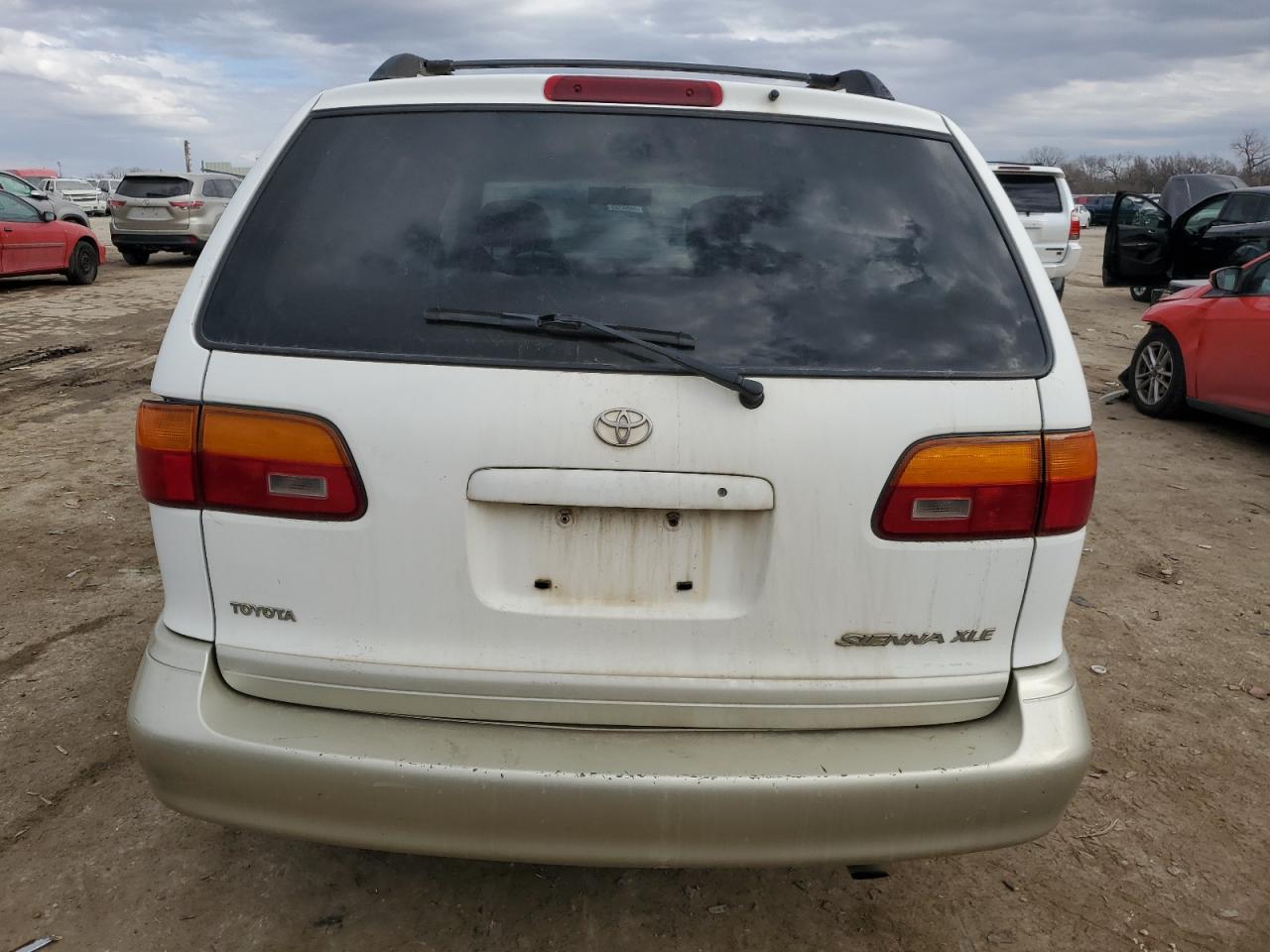 2000 Toyota Sienna - Image 6