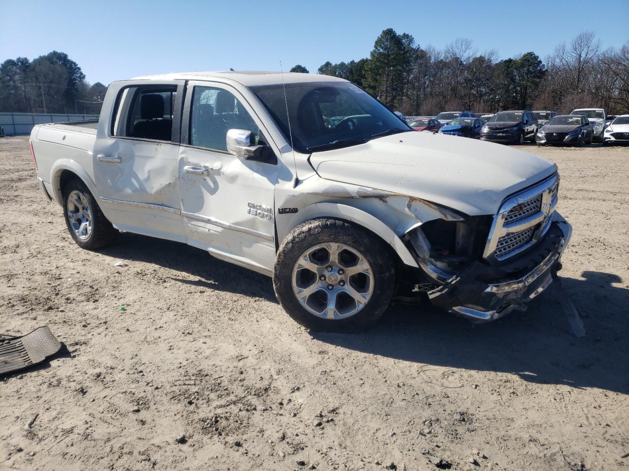 2016 RAM 1500 - Image 4