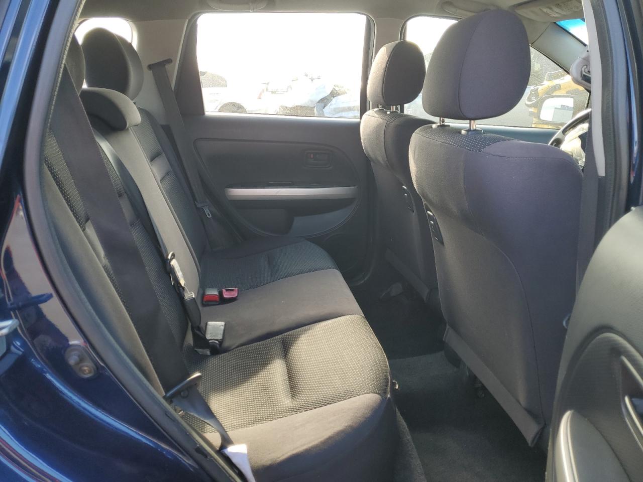 2004 Toyota xA - Image 10