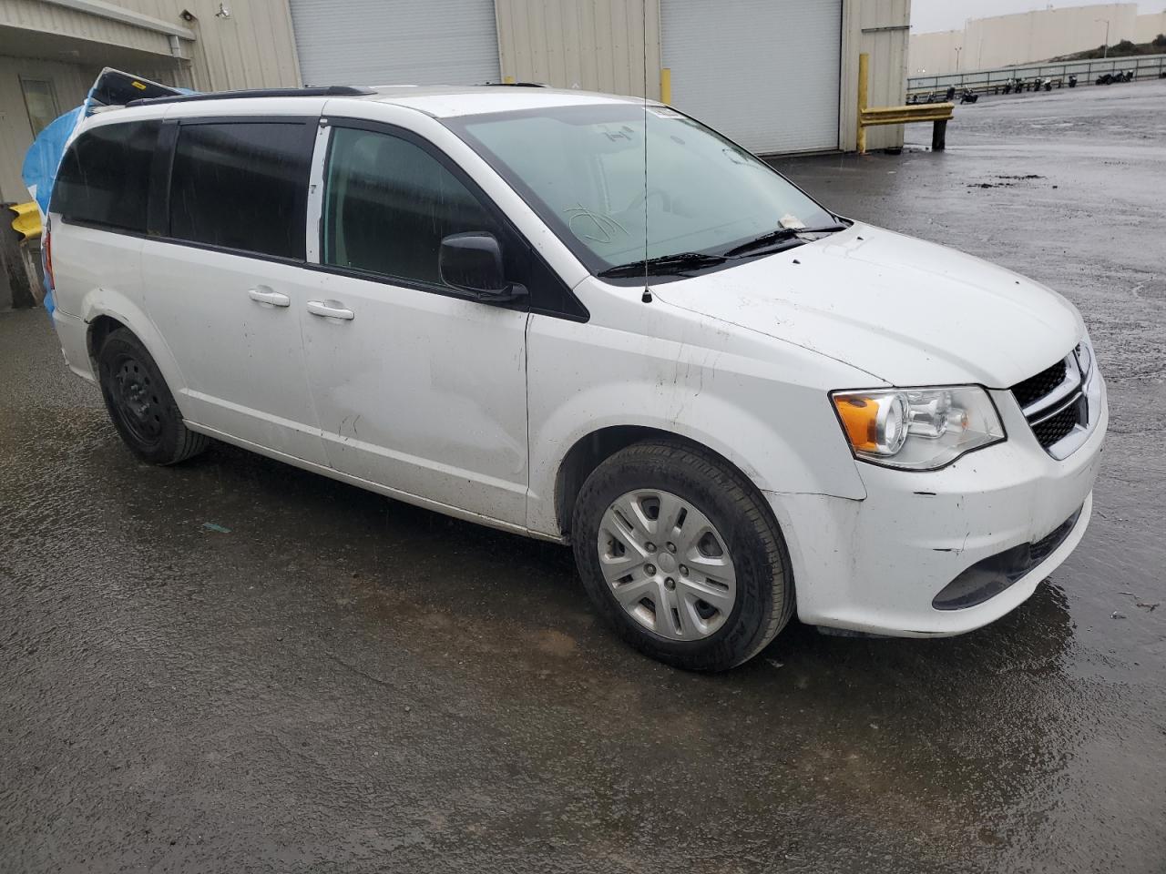 2018 Dodge Caravan - Image 4