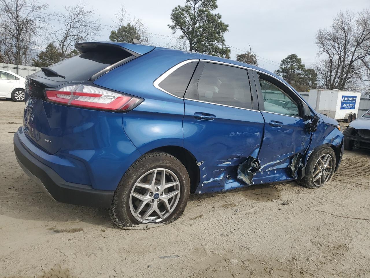2022 Ford Edge - Image 3