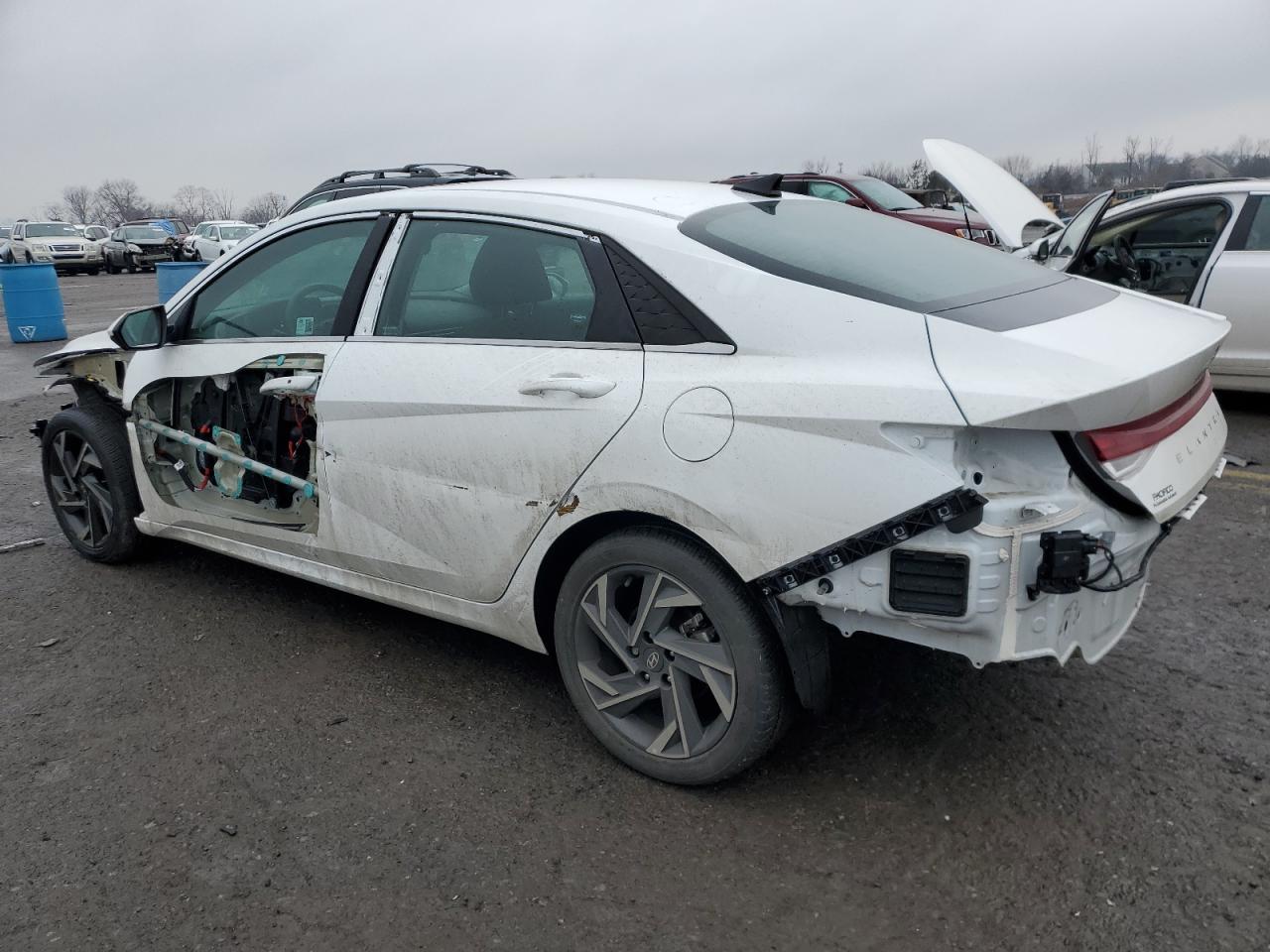 2024 Hyundai Elantra - Image 2