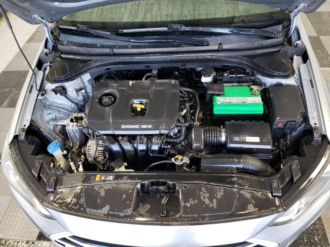 2017 Hyundai Elantra - Image 11