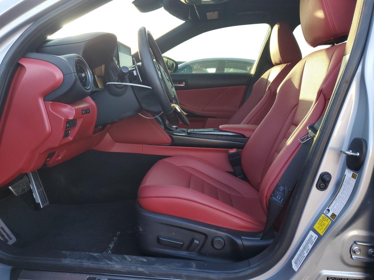 2023 Lexus IS - Image 7