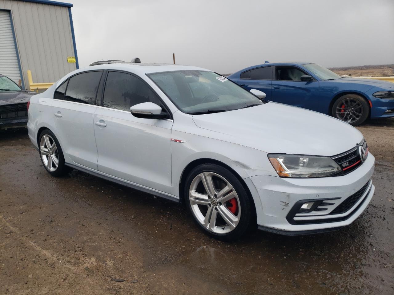 2017 Volkswagen Jetta - Image 4