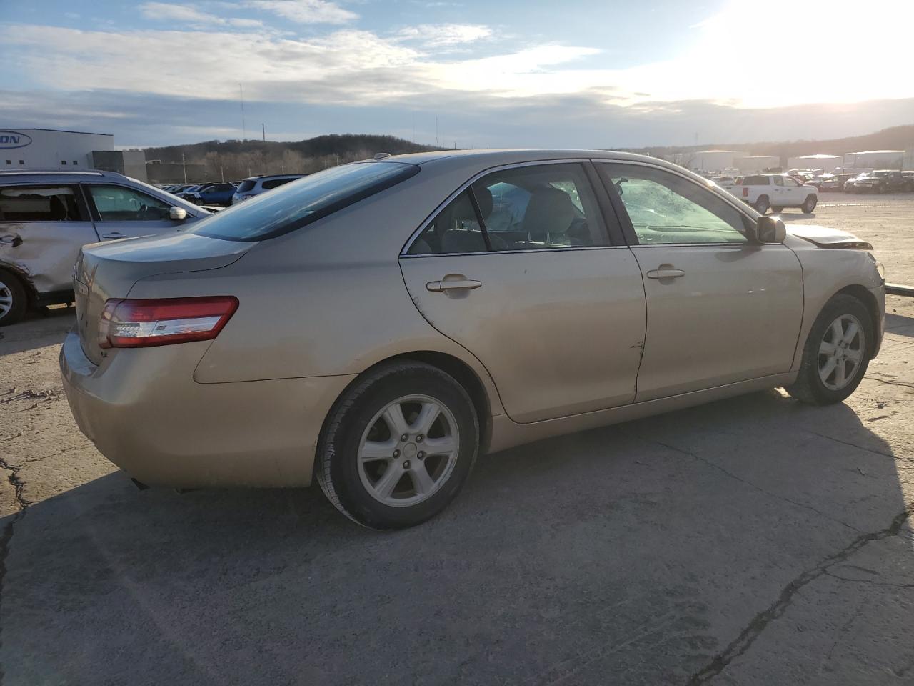 2010 Toyota Camry - Image 3