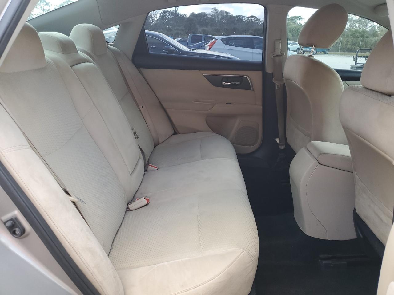 2015 Nissan Altima - Image 10