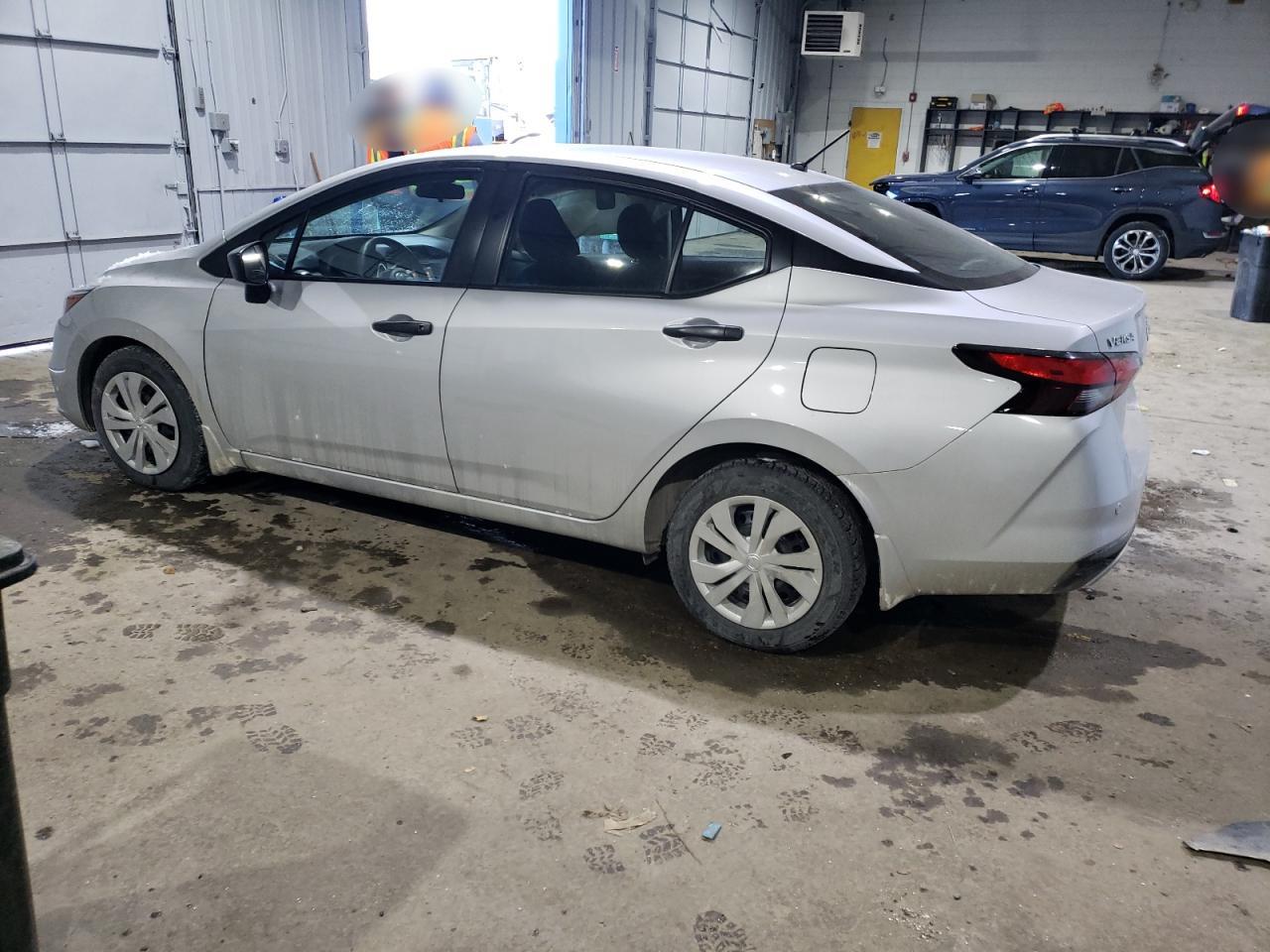 2021 Nissan Versa - Image 2