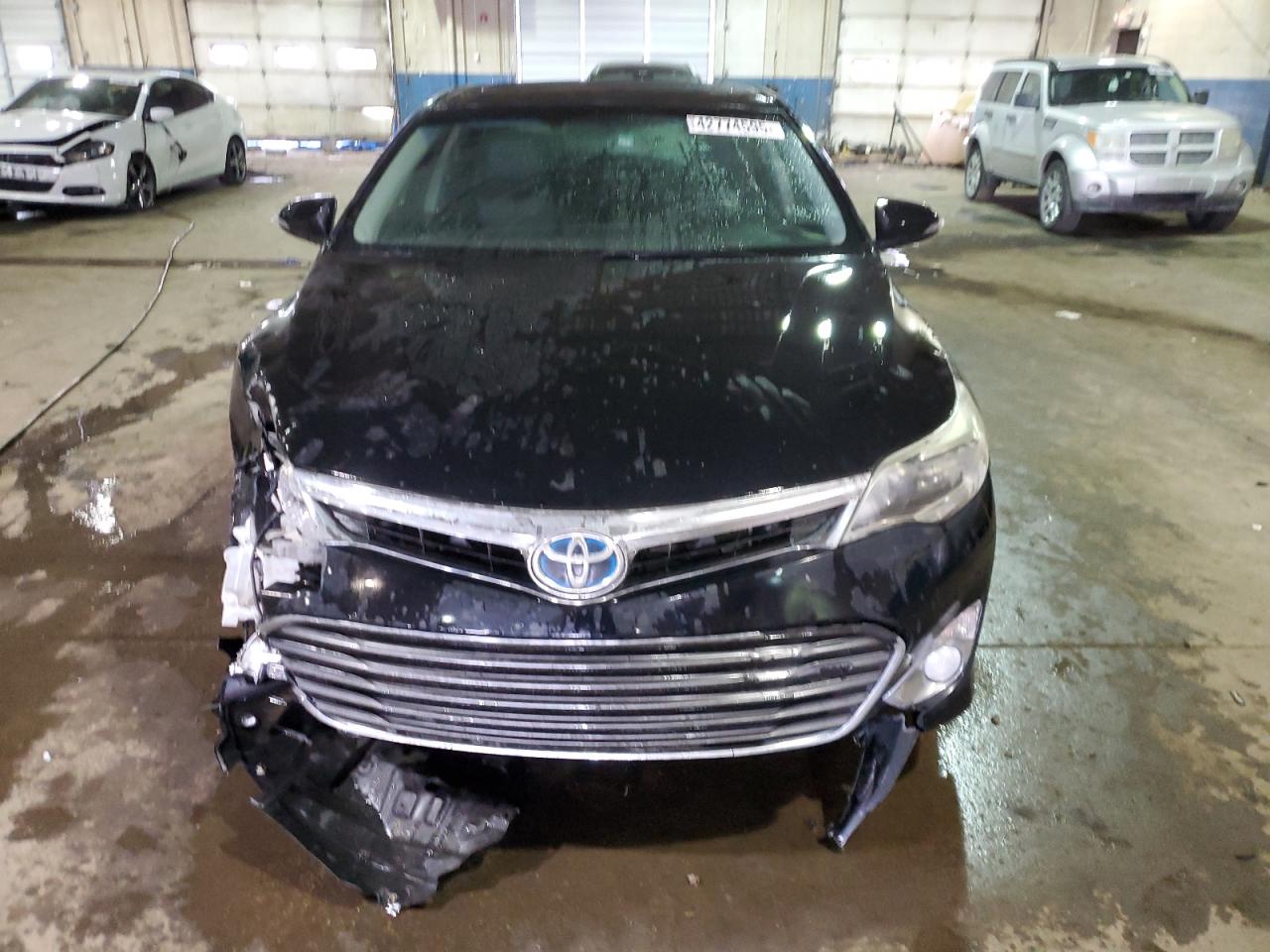 2014 Toyota Avalon - Image 5