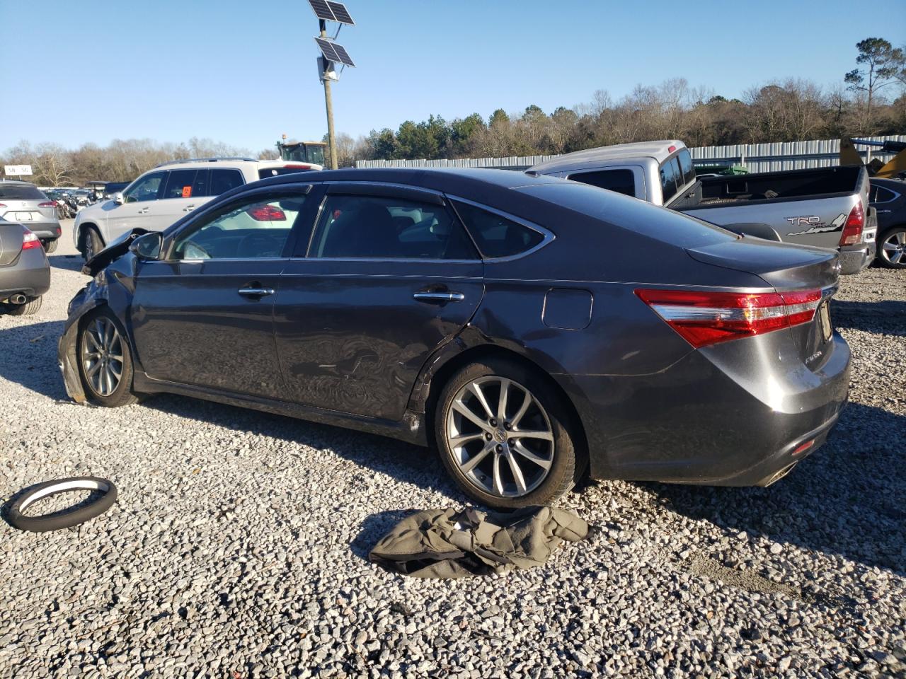 2014 Toyota Avalon - Image 2