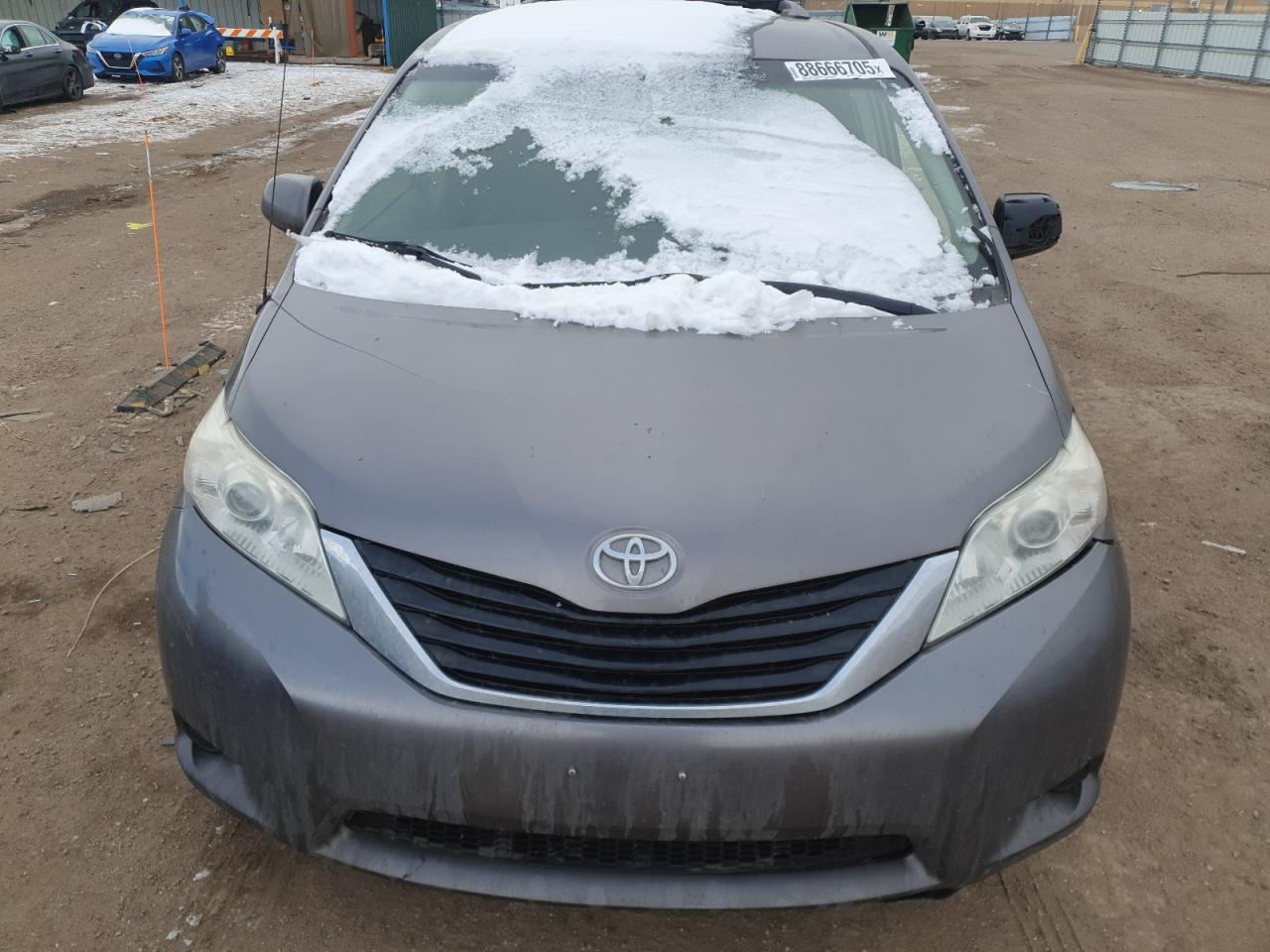 2014 Toyota Sienna - Image 12