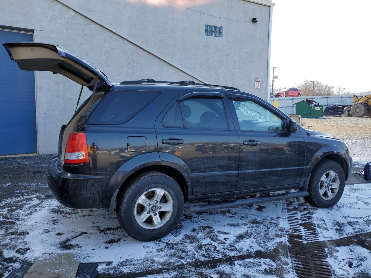 2004 Kia Sorento - Image 3