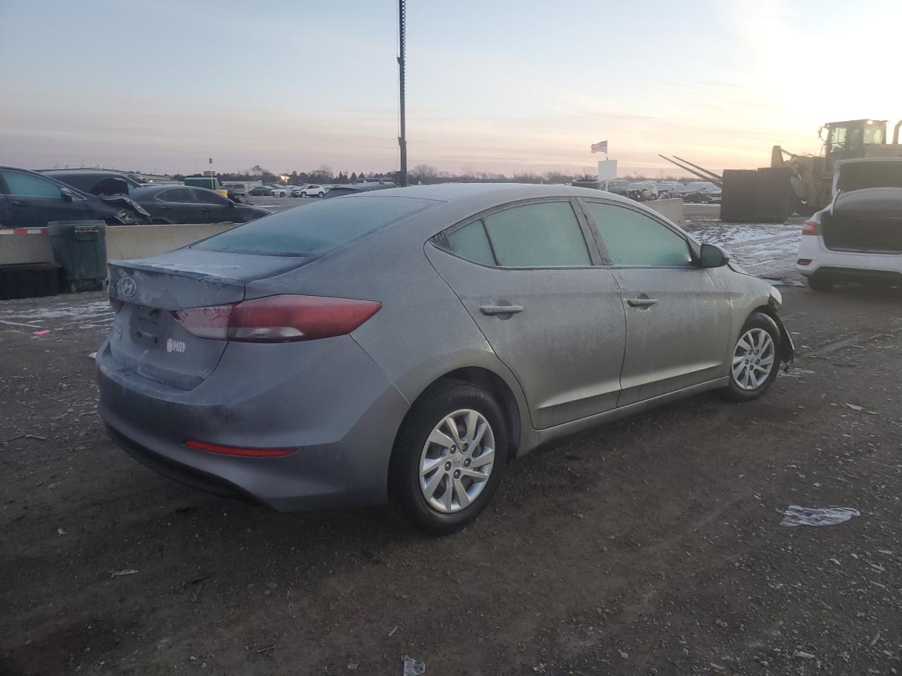 2018 Hyundai Elantra - Image 3