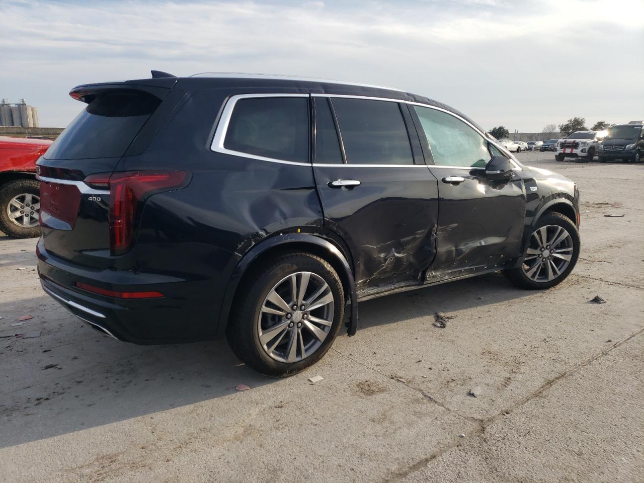 2022 Cadillac XT6 - Image 3