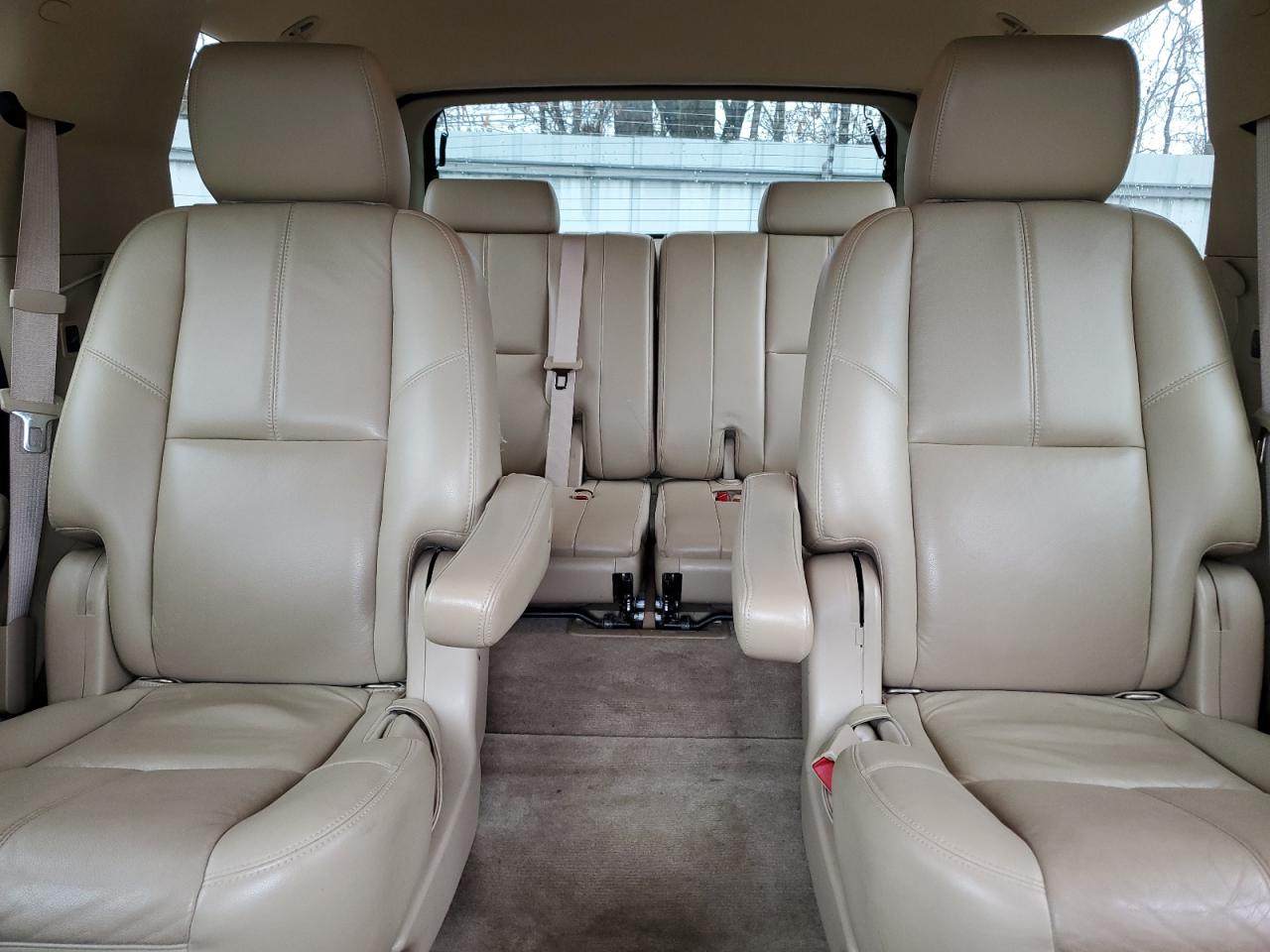 2011 Chevrolet Tahoe - Image 10