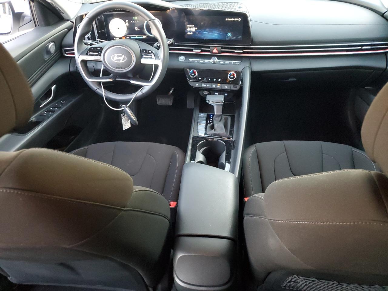 2024 Hyundai Elantra - Image 8