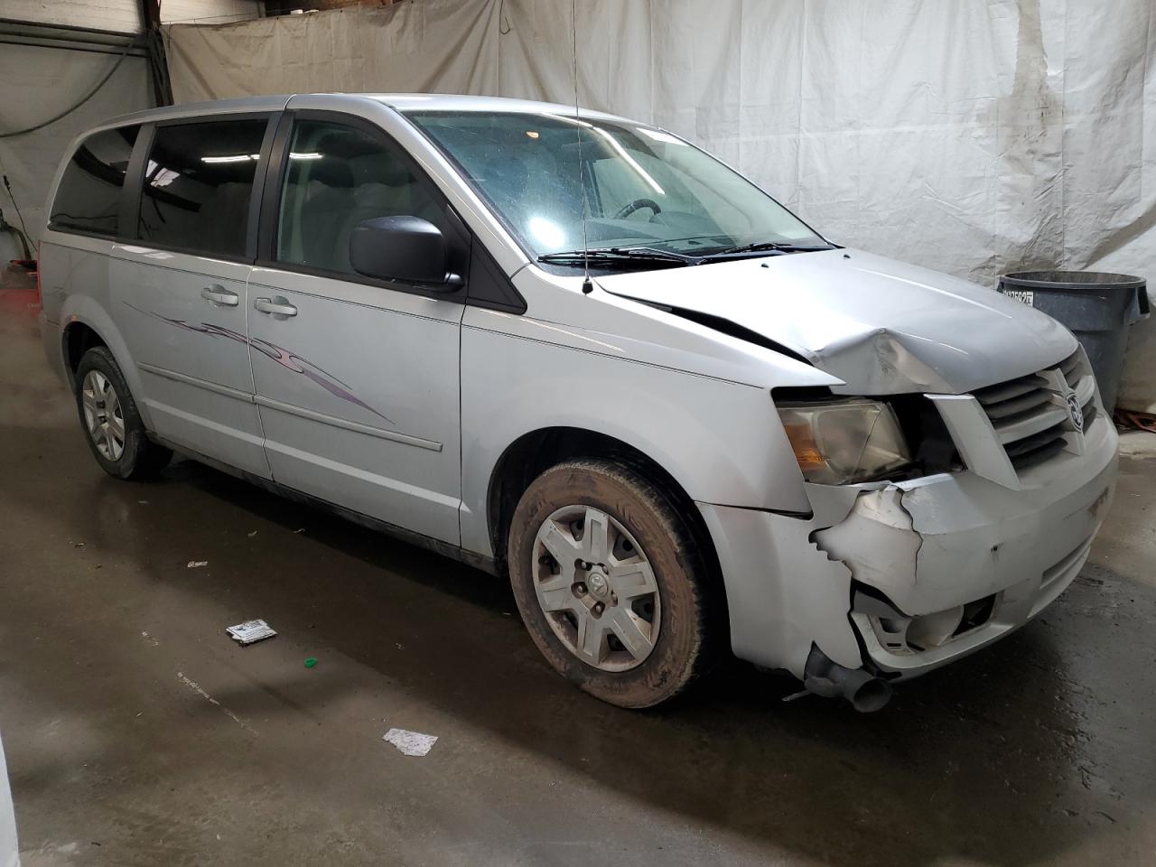2009 Dodge Caravan - Image 4