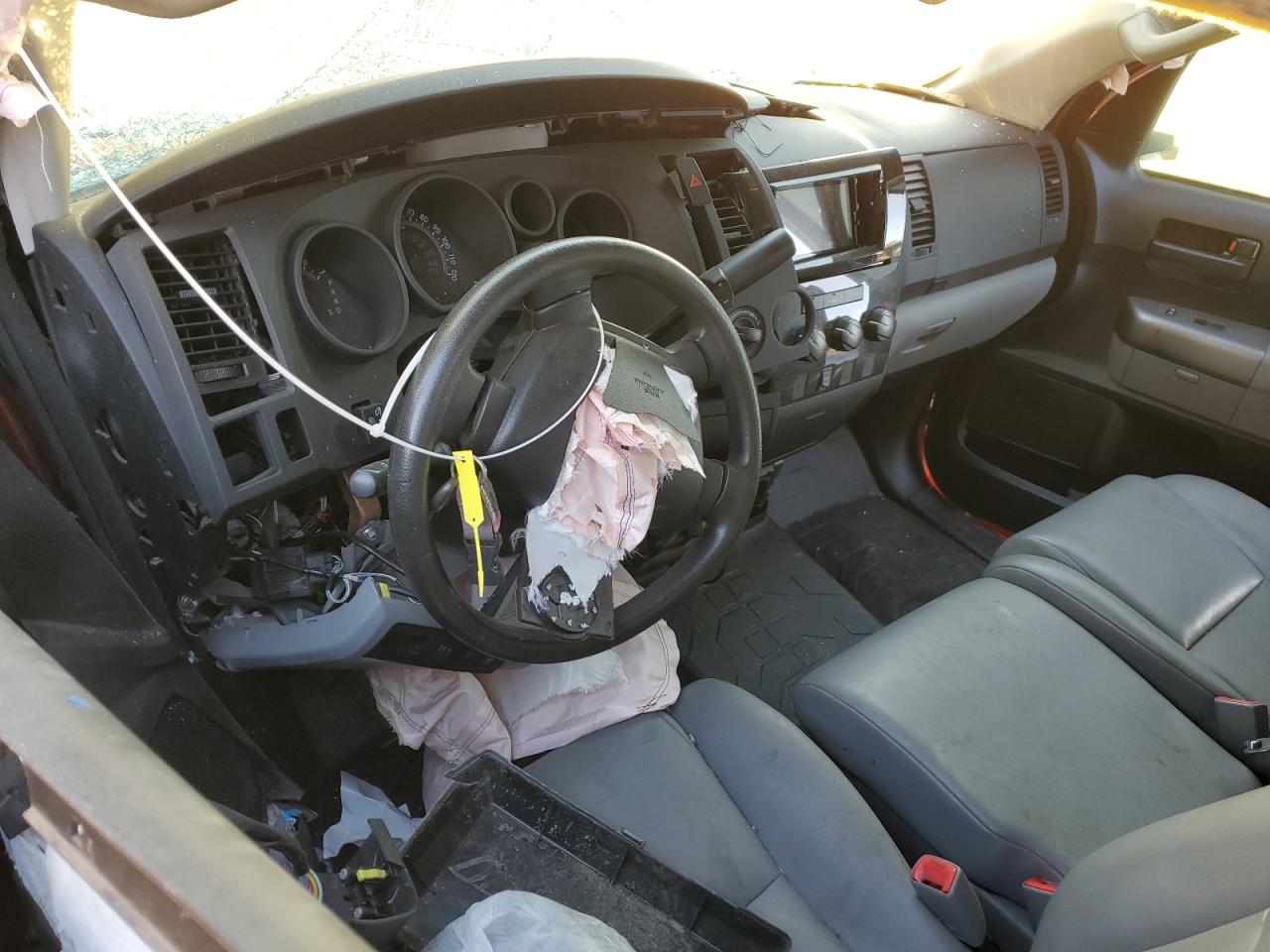 2010 Toyota Tundra - Image 8
