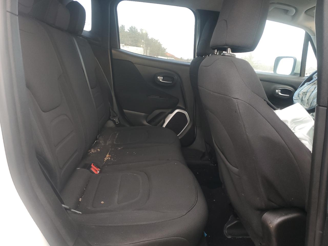 2018 Jeep Renegade - Image 10