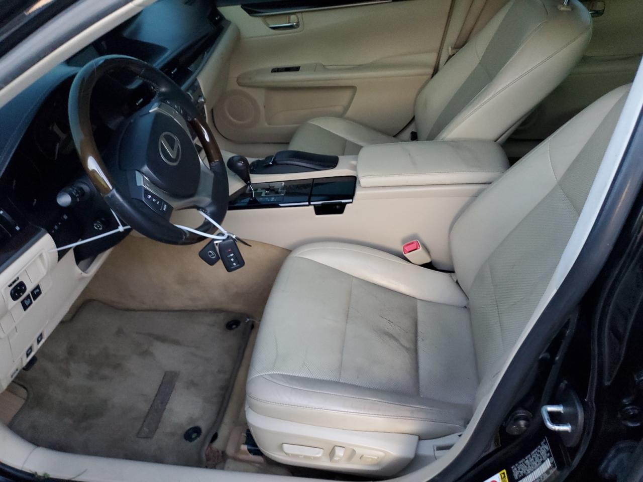 2013 Lexus ES - Image 7