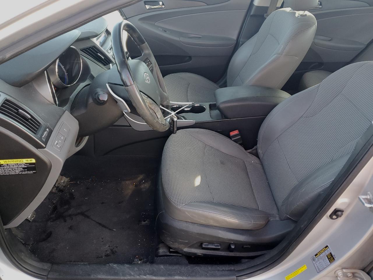2011 Hyundai Sonata - Image 7