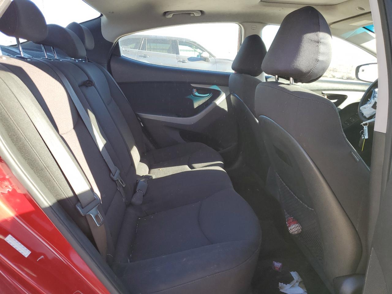 2016 Hyundai Elantra - Image 12