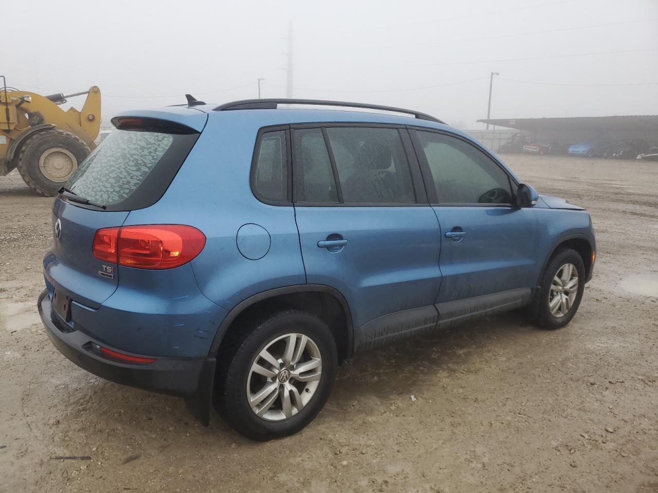 2017 Volkswagen Tiguan - Image 3